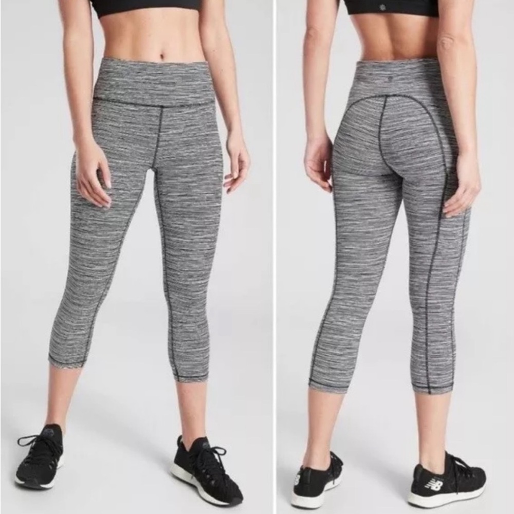 Athleta Ultimate Linear Lines Capri Black White Small